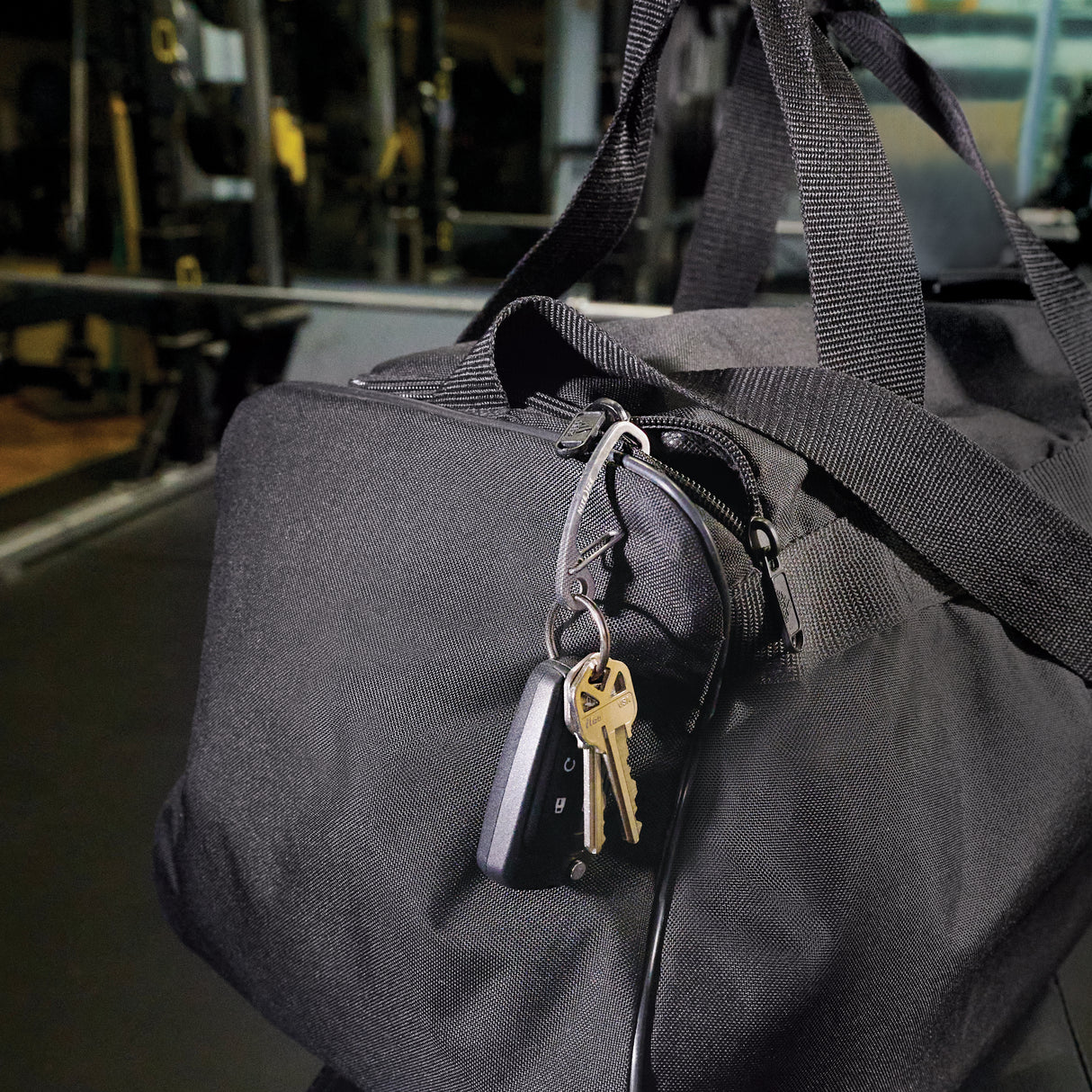 ディープ ポケット カラビナー