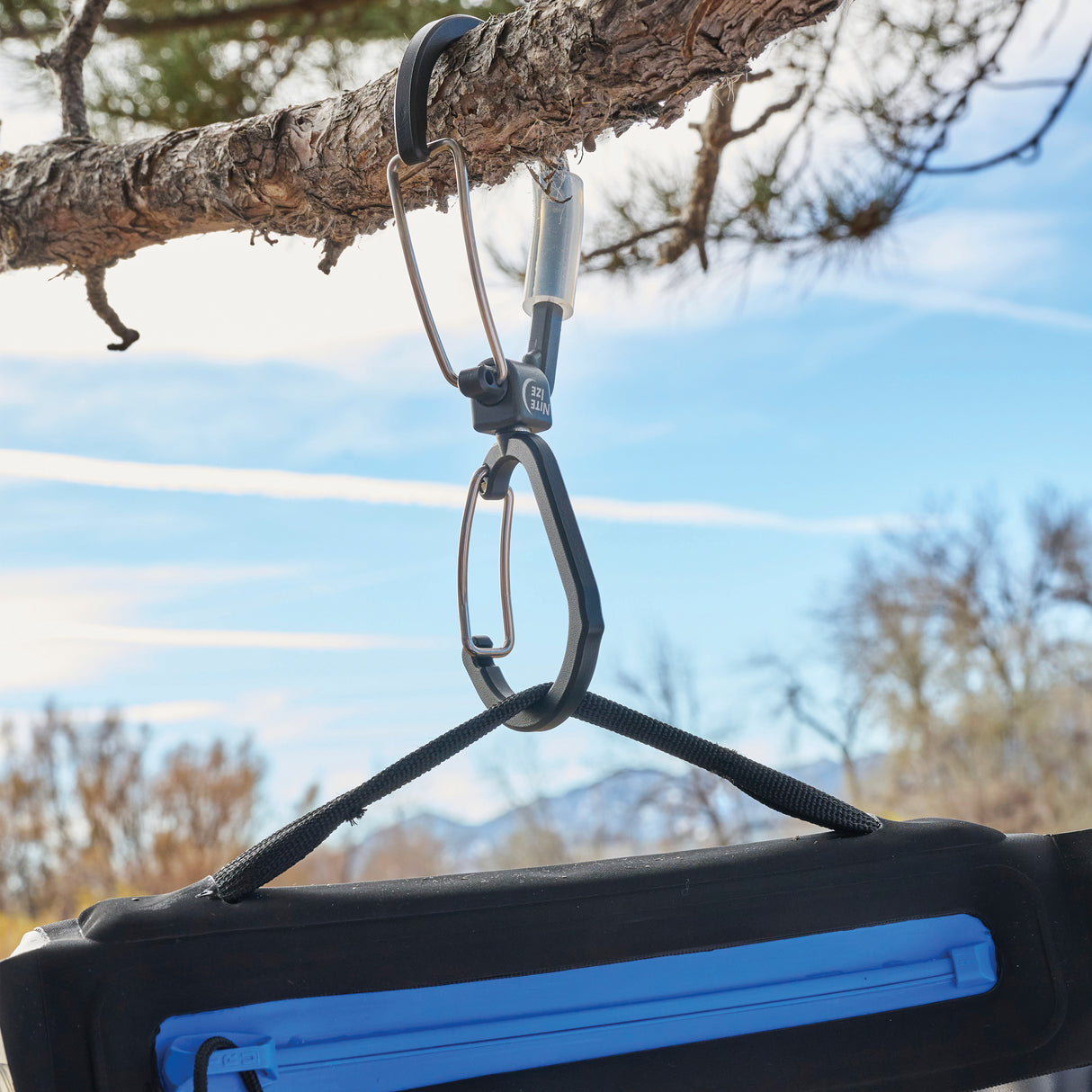 フリップアウトカラビナー