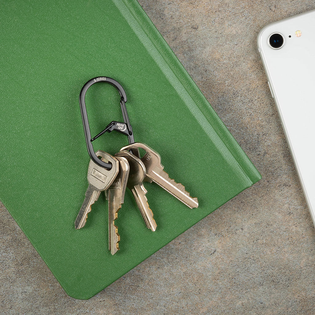 鍵を取り付けたGカラビナー#2ブラック