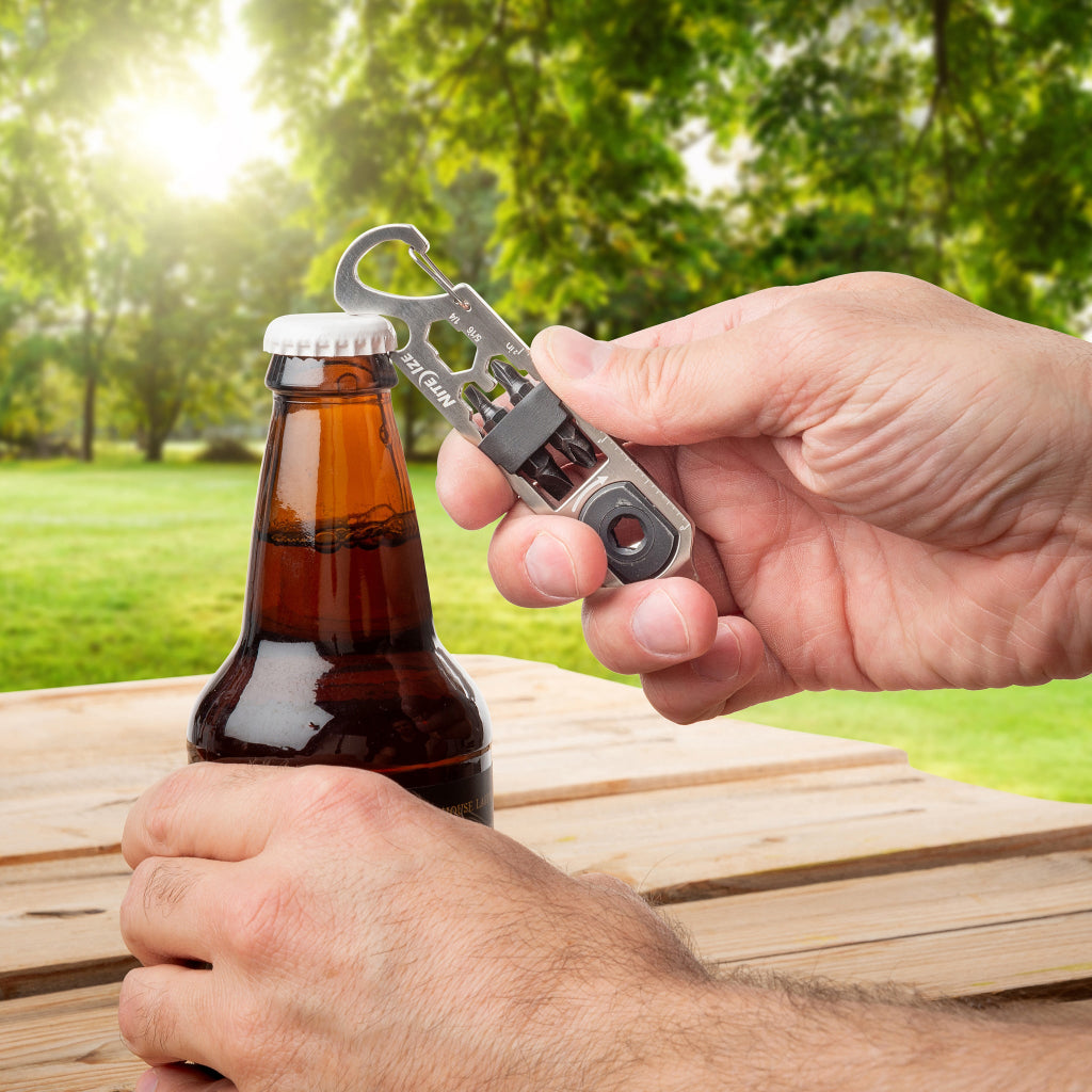 ドゥーヒッキー ラチェットキーツールのボトルオープナーを使用