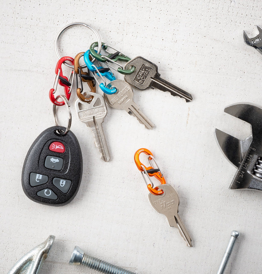 キーリングロッカー アルミニウムのカラビナを使用