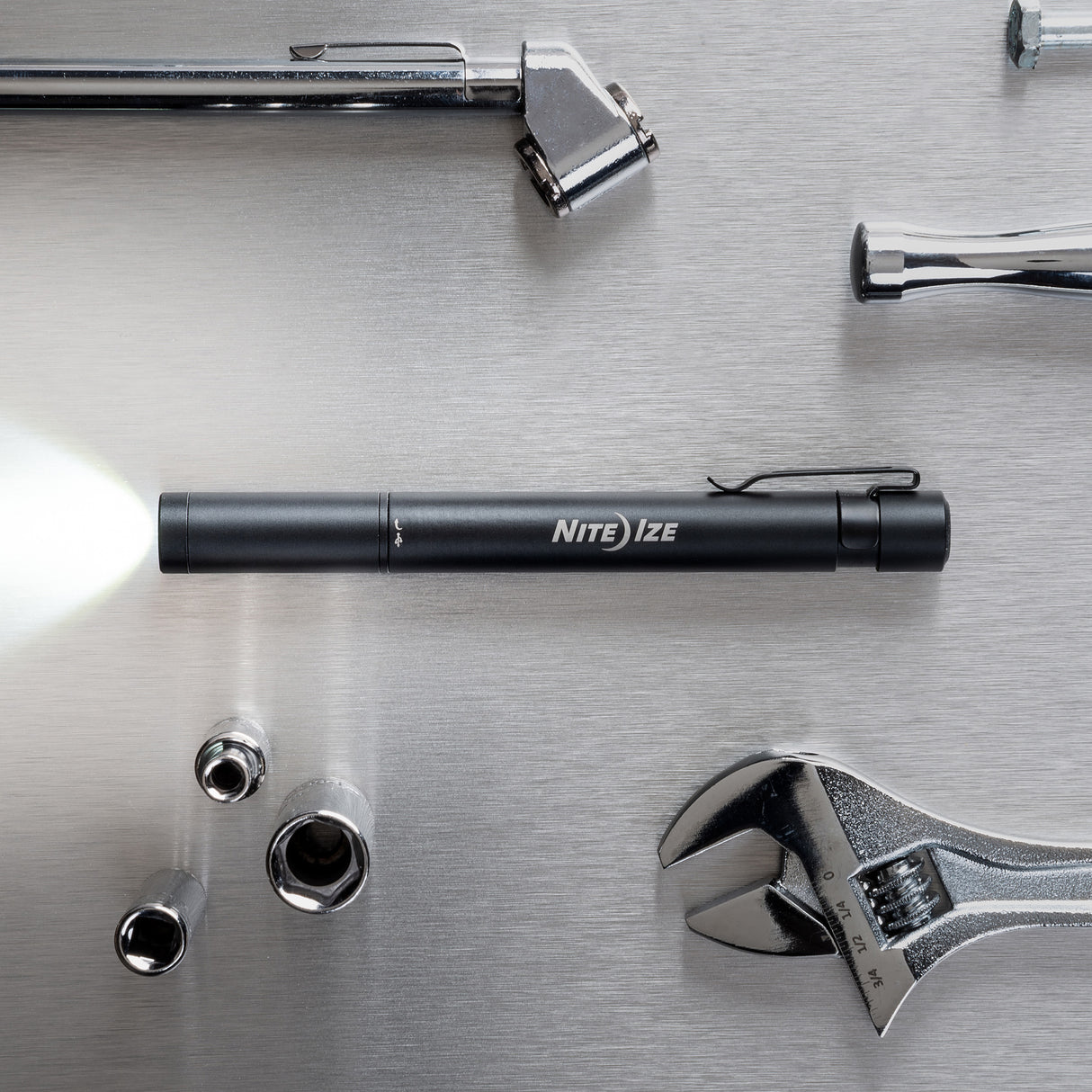 レイディアント リチャージャブルペンライト