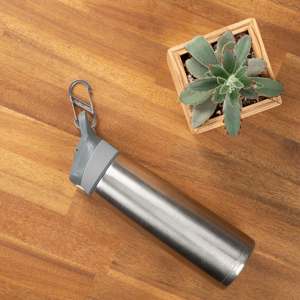 水筒を取り付けたエスビナー#3ステンレスシルバー