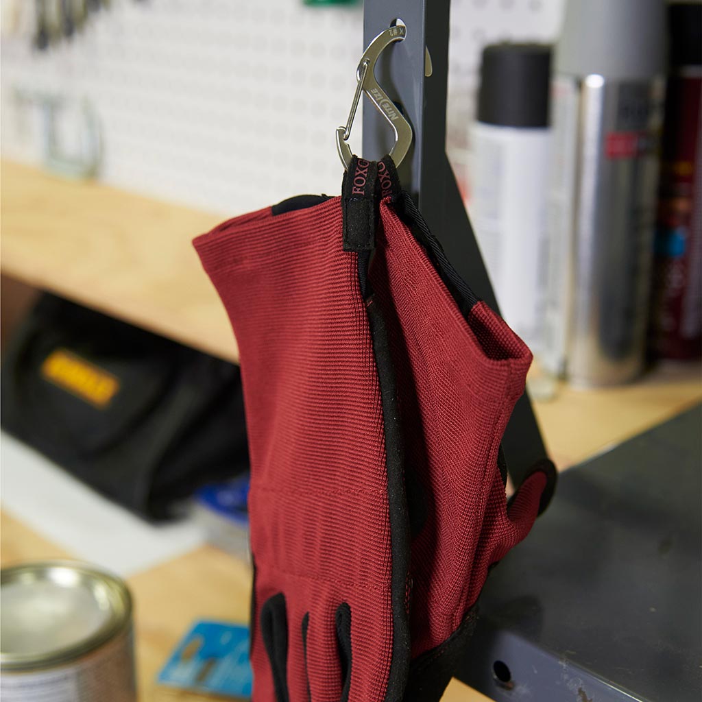 グローブをぶら下げたエスビナー フック&ホールド