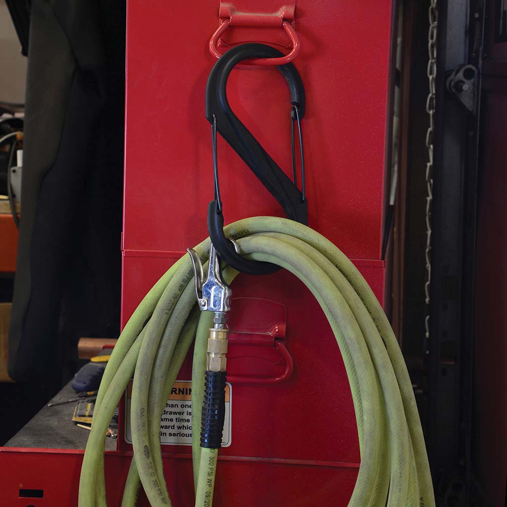 ホースを吊るしたエスビナープラスチック#10