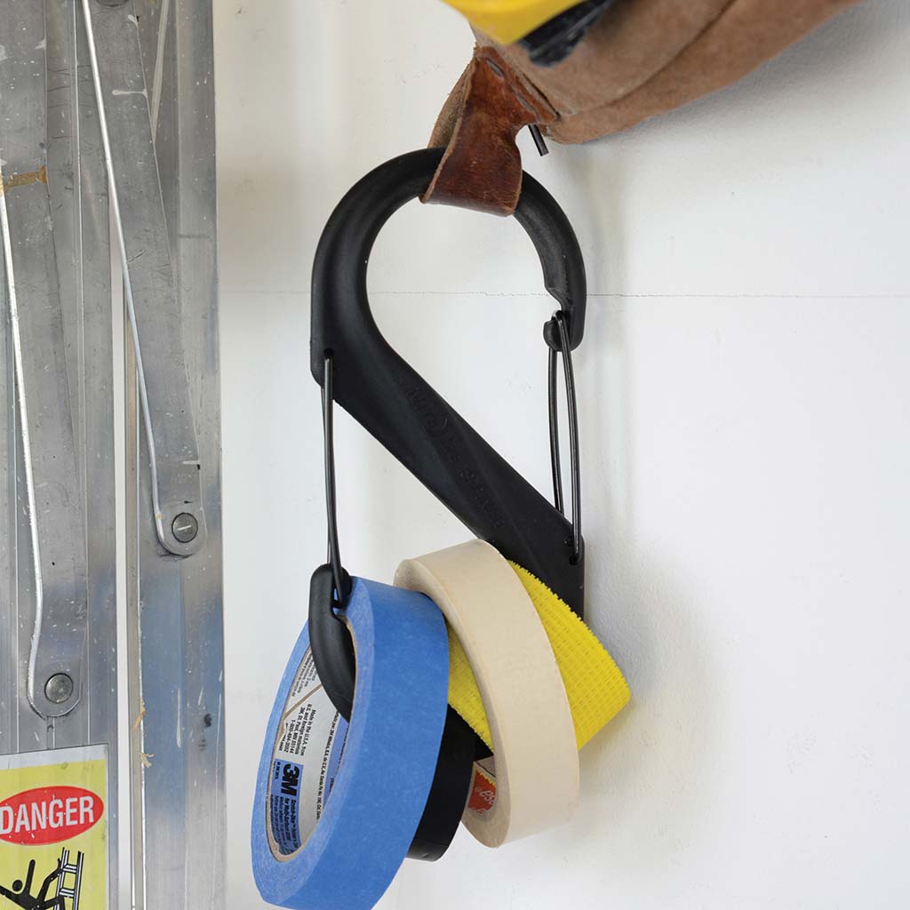 テープを吊るしたエスビナープラスチック#10